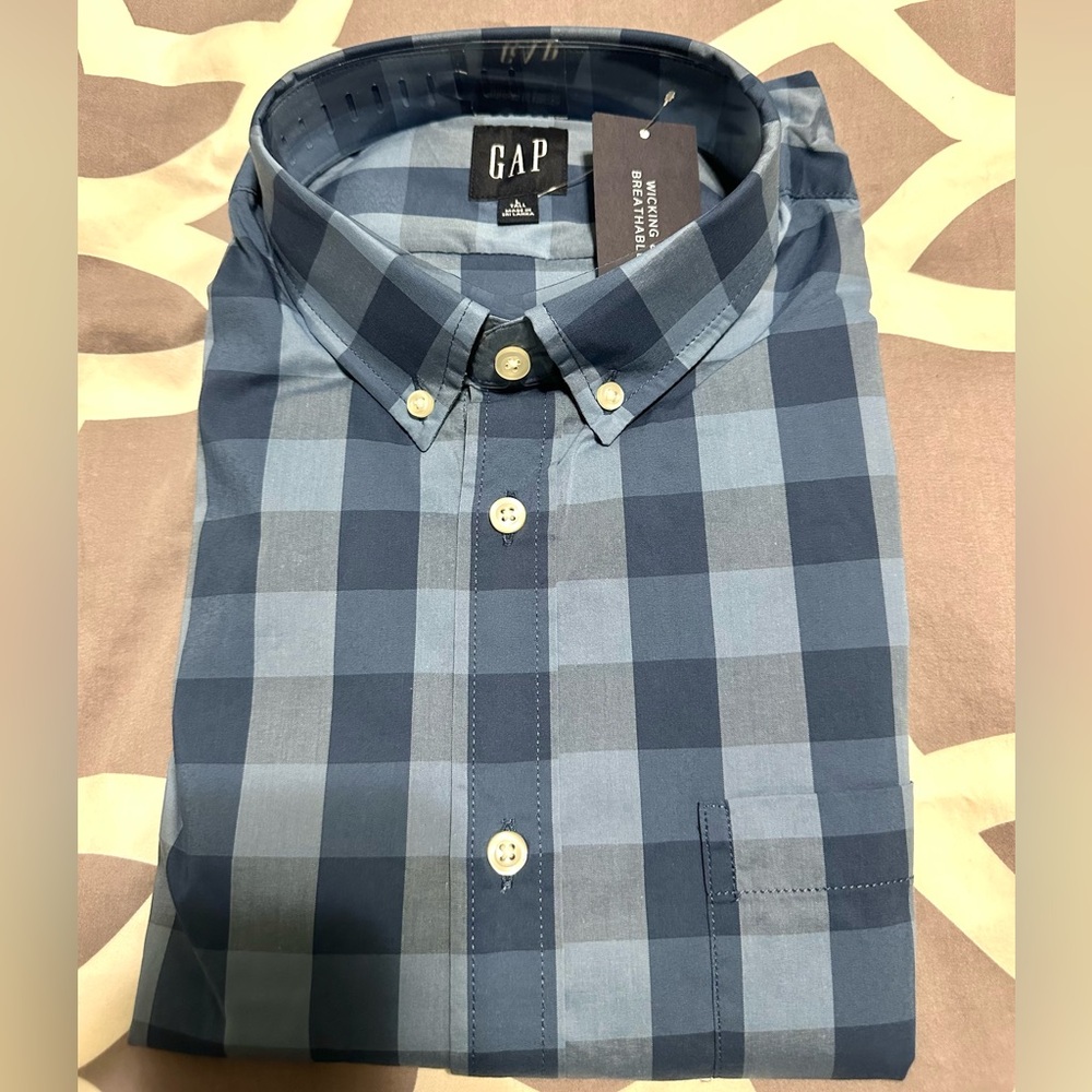 GAP button down